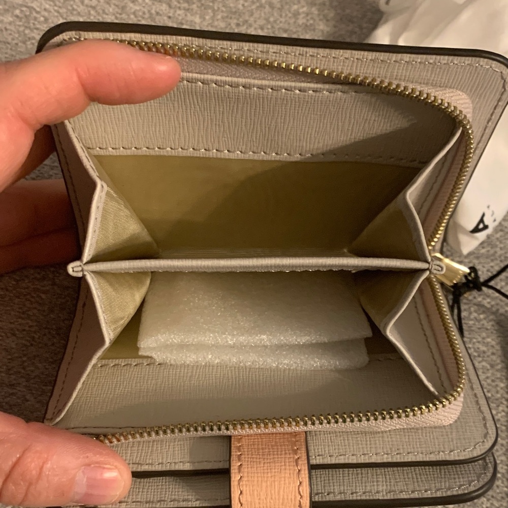 Furla Babylon Small Compact Peachy Blush Pink Saffiano Leather Wallet Italy 🇮🇹 - Picture 9 of 11